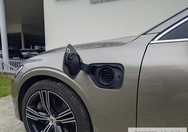 Volvo V60 cena 174900 przebieg: 92665, rok produkcji 2021 z Sulmierzyce małe 781